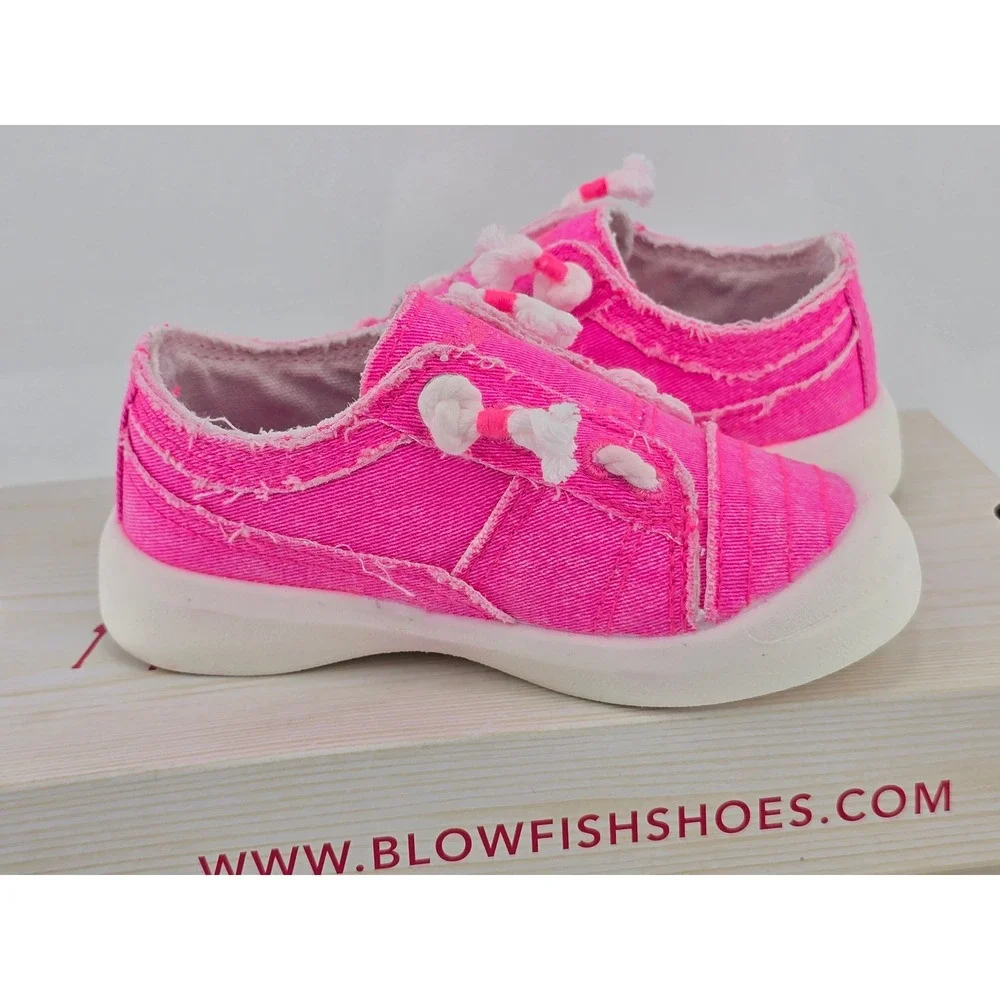 Blowfish Beachside-T Sneaker Kids Size 6 Hot Pink Twill Distressed - New